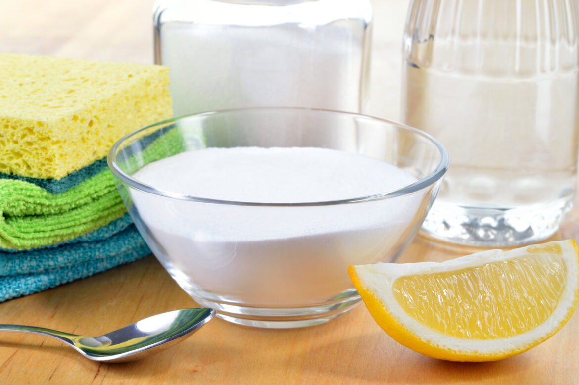 Come pulire il frigo con metodi naturali