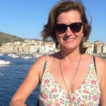 "Elisabetta Montaldo esplora Procida, un'isola ricca di storie, arte e tradizioni viventi."