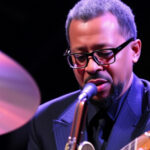 "Herbie Hancock in concerto a Udine, un evento che segna il futuro del jazz nel 2025."