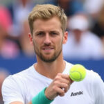 "Jannik Sinner, giovane talento del tennis italiano, esplora la sua carriera, vita privata e la nuova relazione amorosa."