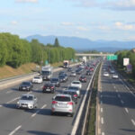 "Autostrade italiane affollate: 38 milioni di viaggiatori in arrivo per un'estate da record."