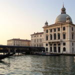 "Palazzo Donà Giovannelli a Venezia riapre nel 2026 come Orient Express, un connubio di arte e storia."