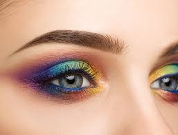 Tendenze 2025 per un trucco estivo perfetto