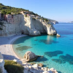 ALT: "Cala Goloritzé, la spiaggia più bella del 2025, simbolo di bellezza italiana nel mondo."