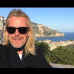 "Chiara Ferragni e Marco Tronchetti Provera in un nuovo post sui social, momenti di stile e collaborazione."