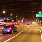 "Immagine di droni dotati di intelligenza artificiale in azione per la sicurezza sulle autostrade italiane."