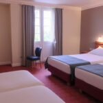 "Hotel per adulti in Francia: libertà di scelta vs diritti dei bambini"