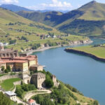 "Turismo patrimoniale 2025: opportunità economica e riscoperta delle radici culturali."