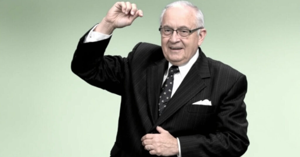 "Immagine di Pippo Baudo, icona della TV italiana, scomparso a 89 anni, simbolo di un'epoca e del suo lascito duraturo."
