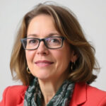 "Immagine di Michela Miti che discute le pressioni di Mario Cecchi Gori e le sue difficoltà economiche attuali."
