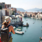 "Surplus turistico italiano giugno 2025: 3,6 miliardi e aumento spese viaggiatori."