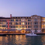 "Hotel Gabrielli Venezia riapertura 2025, unione di storia e design sulla Riva degli Schiavoni."