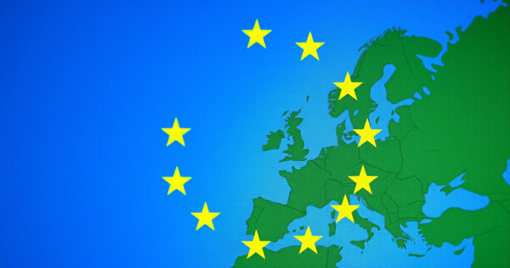 "Immagine che rappresenta l'Italia come leader nella regolamentazione delle recensioni turistiche online con il nuovo codice UE."