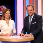 ALT: "Mediaset annuncia nuove strategie per le anticipazioni del Grande Fratello, sorprendendo i fan."