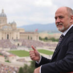 "Gianni Sperti spiega perché non diventerà mai un cavaliere del trono over, condividendo la sua esperienza personale."