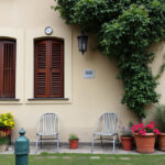 "Casa di Amadeus a Milano e Roma: esplora la vita quotidiana e familiare del celebre artista."