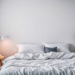 "Frequenza consigliata per cambiare le lenzuola per garantire igiene e comfort nel letto."