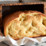 "Pulizia box doccia con carta da forno secondo il segreto di nonna Pia."