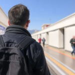 ALT: "Guida legale per contestare una multa per passaggio col semaforo rosso: scopri le opzioni disponibili."