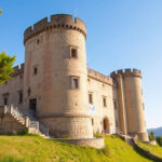 "Castello di Butrón in Spagna: un'affascinante fusione di storia e natura da esplorare nel 2026."