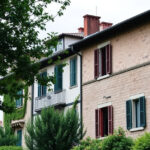 "Mercato residenziale italiano: analisi delle compravendite e affitti, sfide per l'acquisto di casa."