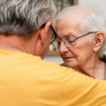 "Assistenza legale ai genitori anziani: strategie per gestire un fratello assente"