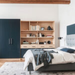 "Soluzioni innovative per ottimizzare gli spazi in camera da letto senza armadi."