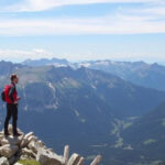 "Sciare sull'Ortles, la vetta più alta del Trentino, tra paesaggi alpini mozzafiato e avventure invernali."