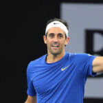 "Alcaraz esprime le sue emozioni dopo la vittoria a Indian Wells, parlando della pressione e delle aspettative nel tennis."