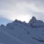 "Sciare sulla Marmolada: ultime discese panoramiche e piste uniche fino al 12 aprile."